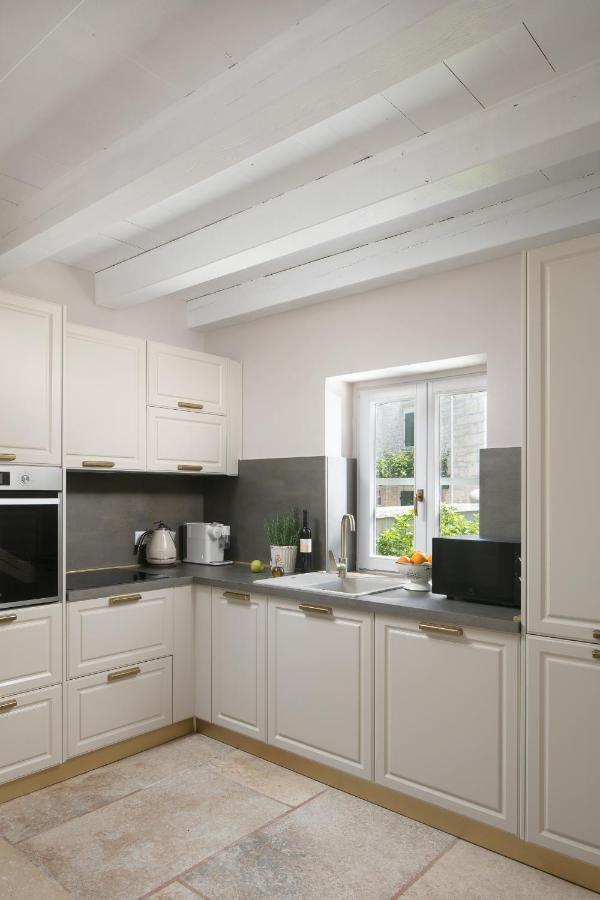 Burići Residence Pietre D'Istria - With Private Service מראה חיצוני תמונה